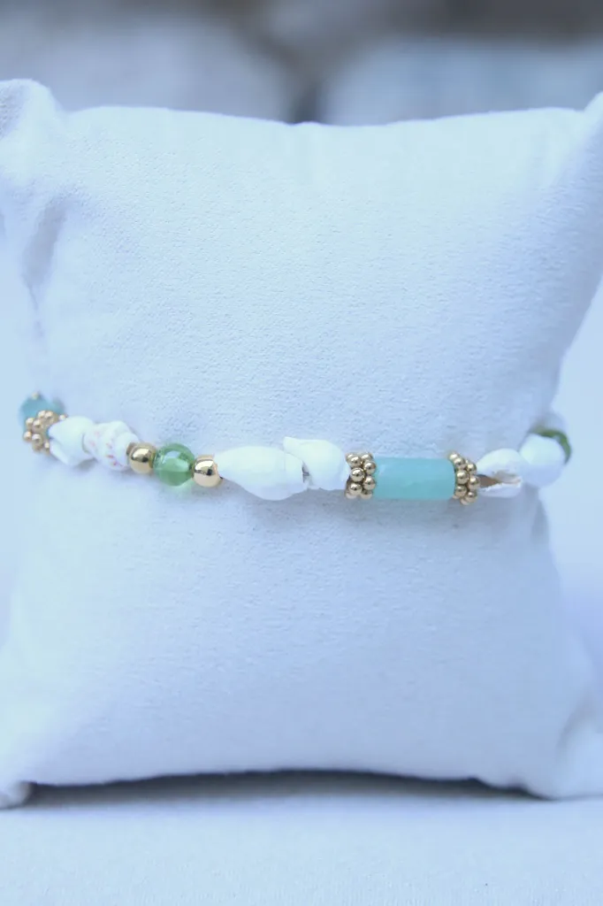 Les-moires-du-temps-bracelet-aventurine-verte-coquillage-peridot-non-porté-doré-mésé.webp