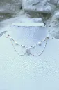Les-moires-du-temps-collier-coquillage-perle-doré-non-porté-court-gien.webp