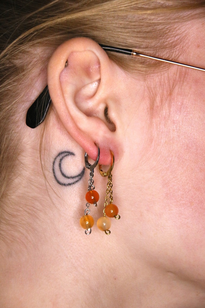 Boucle d'oreille courte- Cornaline (Doré)