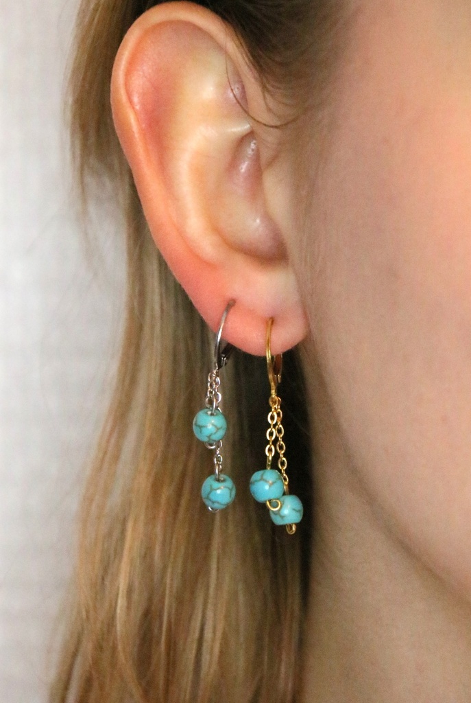 Boucle d'oreille courte- Howlite (Doré)