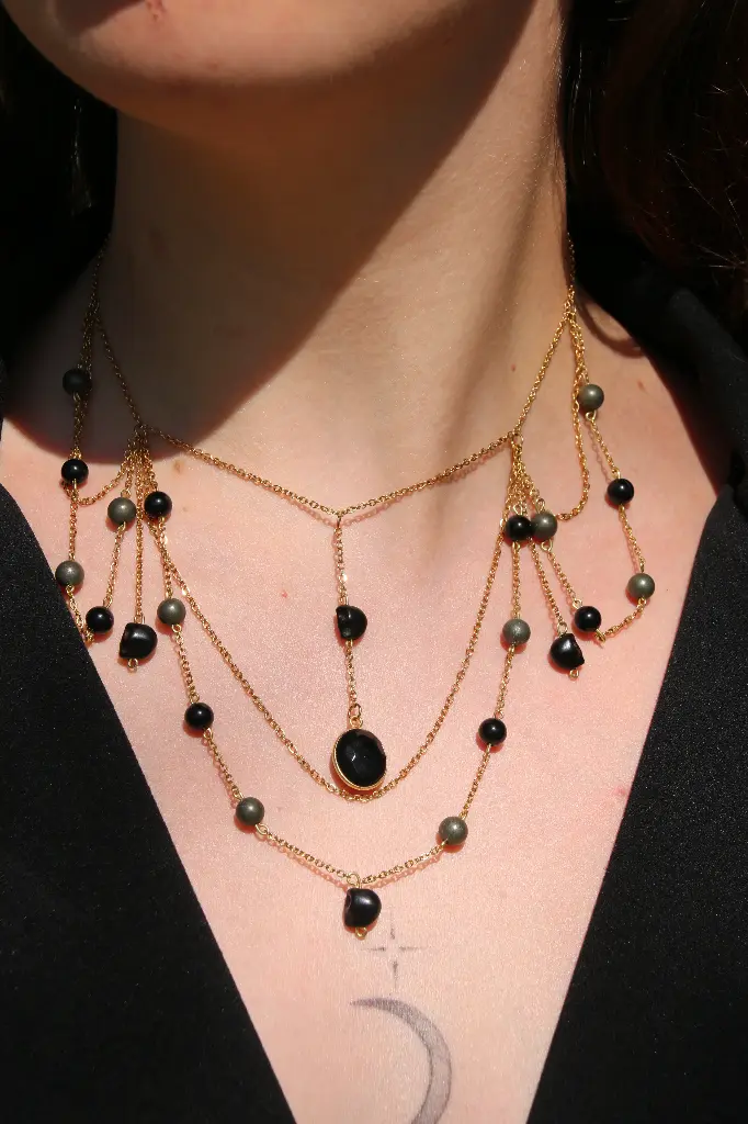 Collier long- Pyrite, Onyx-Hadès (doré)